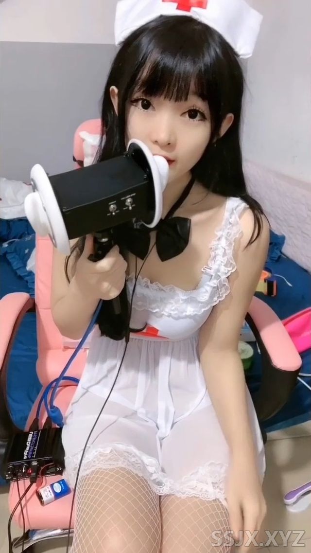 [1V/479M]清纯养眼极品可爱妹子asmr讲小黄故事，护士装白色网袜扭动性感大屁股，诱人肥逼声音与视觉享受